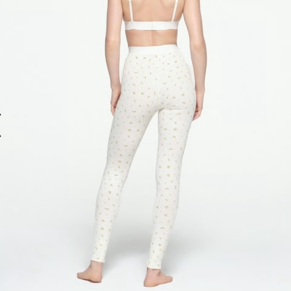 Skims Ribbed Stretch Legging in Marigold Rosebud - Picture 4 of 9